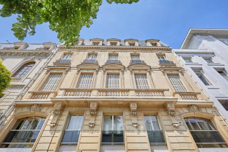 Location appartement, Paris 8ème (75008), 5 pièces, 164.67 m², ref 85494267 - Photo 2