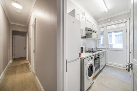 3 bedroom flat to rent - Photo 5