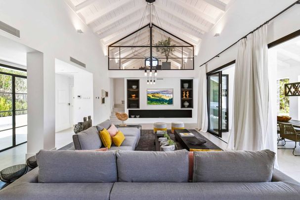 4 bedroom luxury Villa for rent in Marbella, Andalusia - Photo 1