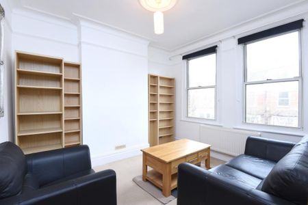 2 bedroom flat to rent - Photo 2