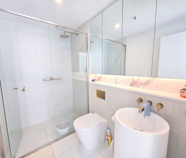 Furnished 2 Bed 2Bath Apartment in the Centre of Box Hill with Grea... - Photo 6