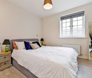 A centrally located two bedroom first floor apartment with private ... - Photo 4