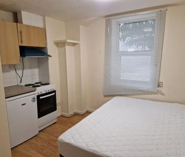 Studio to rent - Photo 4