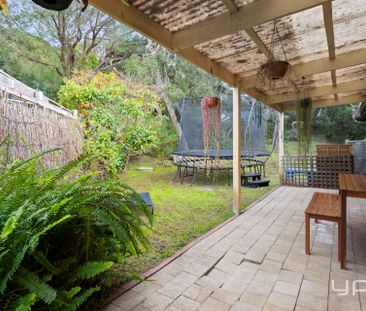 3 Bedroom Home set amongst a native garden. - Photo 1
