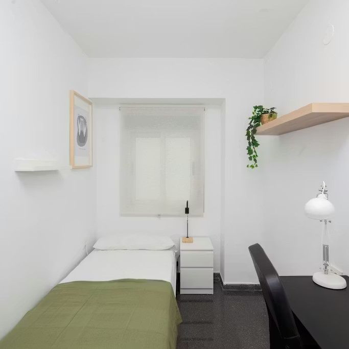 Avinguda del Port, Valencia, Valencian Community 46021 - Foto 1