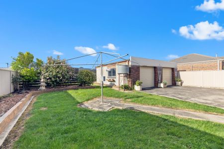 14 Yvonne Street, Wendouree - Photo 4