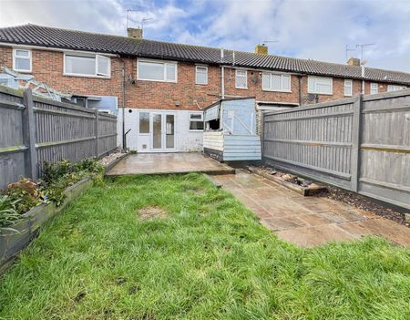 Bodiam Crescent, Eastbourne, BN22 9HQ - Photo 3