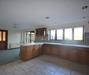 Granta Close, Witchford - Photo 2