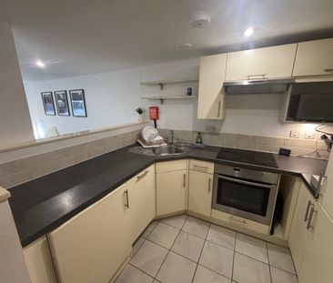 Paramount, Swindon, Beckhampton Street - Photo 4