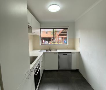 Renovated Townhouse In Convenient Location! - Photo 4