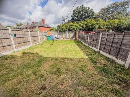 3 bedroom terraced house to rent - Photo 3