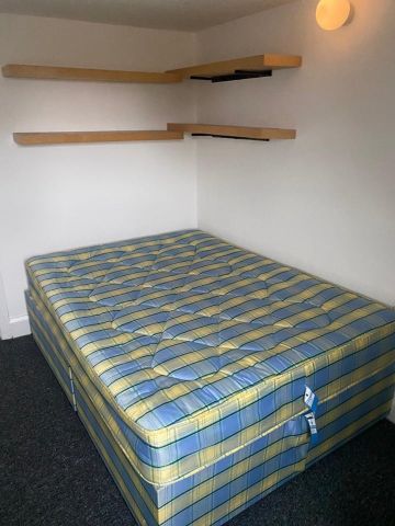 Room in a Shared House, Pembroke Road, BS8 - Photo 2