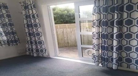 COSY ONE BEDROOM STUDIO FLAT with separate bedroom. - Photo 2