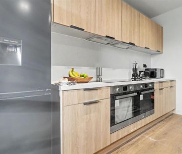 1 bedroom in a house share to rent - Photo 2