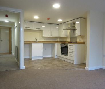 2 bedroom flat to rent - Photo 2