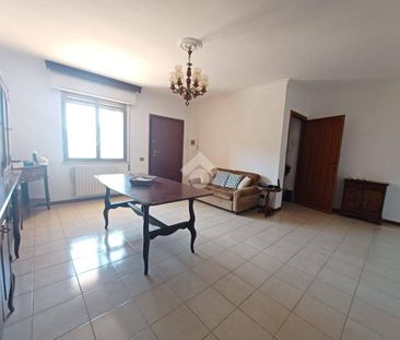 Quadrilocale via carlo cattaneo 41, Centro, Nepi - Foto 2