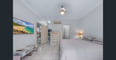 Baybreeze Apartment – Modern Coastal Living - Photo 4