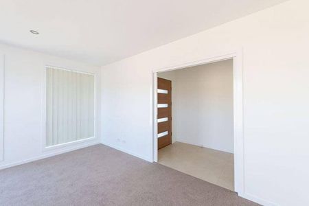 Brand New Spacious 4 Bedroom House $650/week - Photo 3