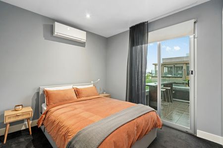 Luxury Living, Spectacular, City Views - UNFURNISHED - Photo 3