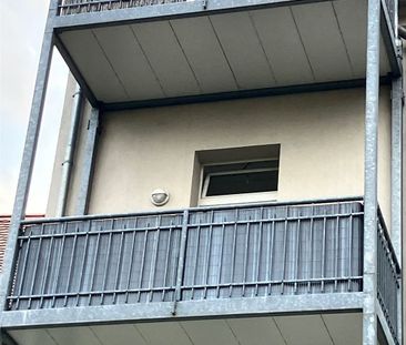 Schöne 2-Raum Whg.in Grimma, EBK, Bad mit Fenster und Balkon! - Photo 2