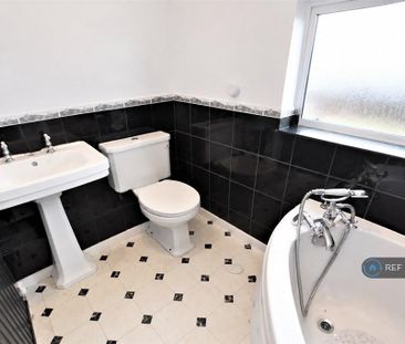 3 bedroom semi-detached house to rent - Photo 6