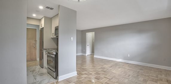 Lu Ray Apartments - Photo 2