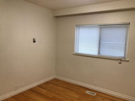 For Lease - 60 Finch Avenue Unit# Front, Toronto, Ontario - Photo 4