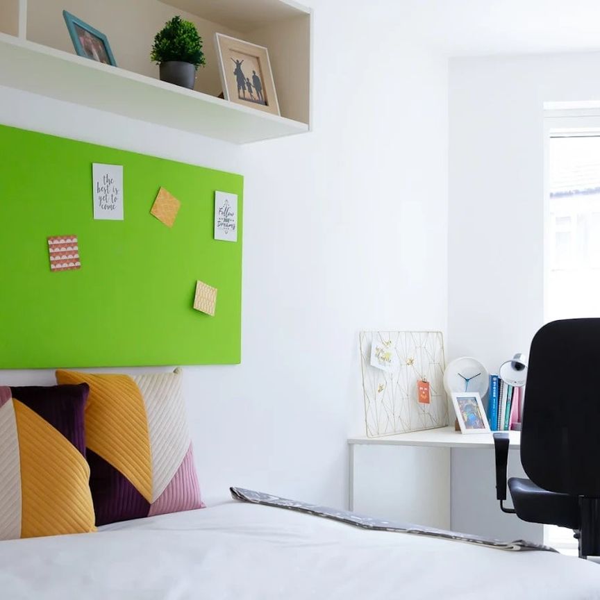 Room in a Shared Flat, Hollingdean Road, BN2 - Photo 1