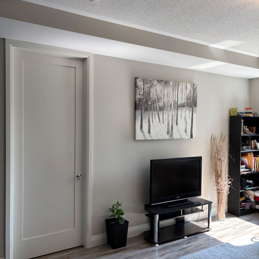 For Lease - 118 KING Street Unit# 519, Hamilton, Ontario - Photo 1