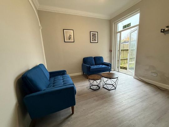 1 bedroom in a house share to rent - Photo 1