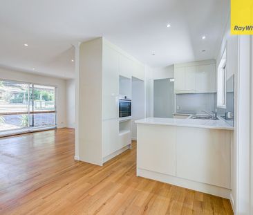 Charming Family Home Close to Everything! - Photo 1