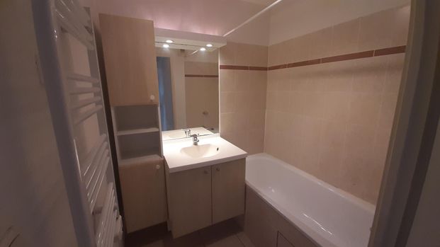 location Appartement T2 DE 44.1m² À MARSEILLE - Photo 1