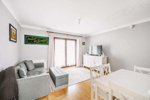 Robina Close, Northwood, HA6 - Photo 1