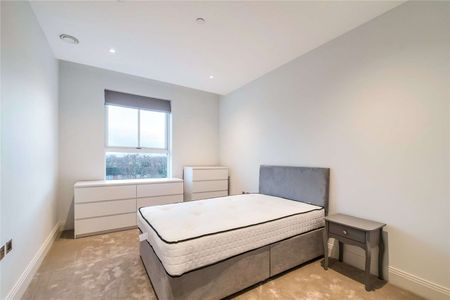 Stylish modern two bedroom apartment in Chiswick gate - Photo 5