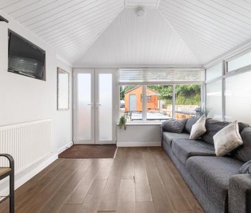 8 bedroom semi-detached house to rent - Photo 1