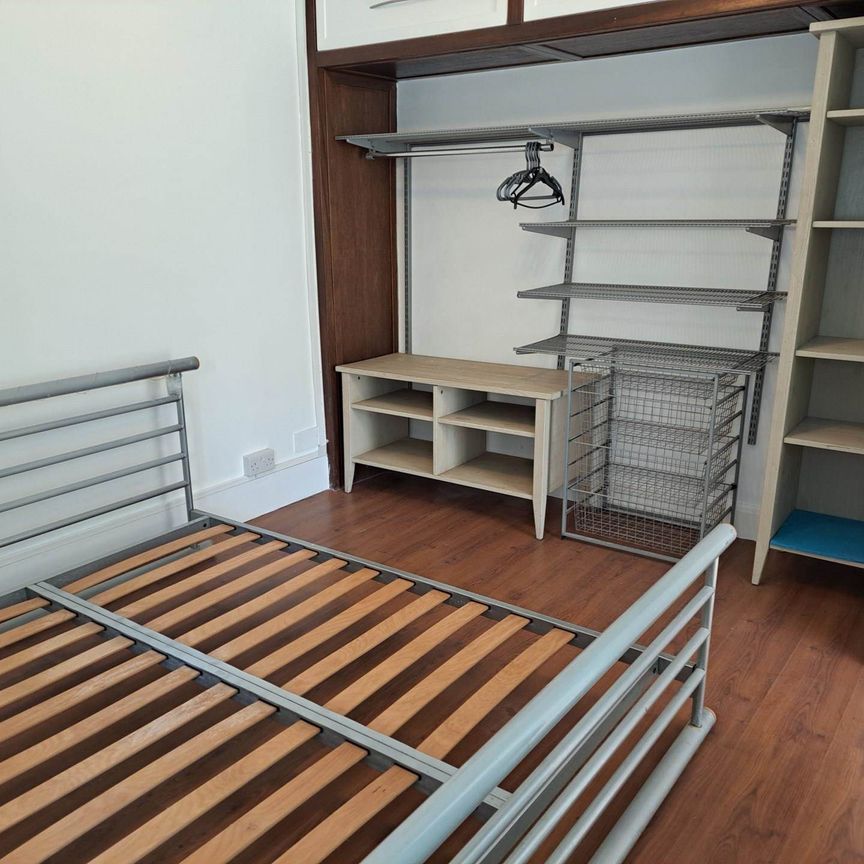 Price £1,250 pcm - Available Now - Unfurnished - Photo 1