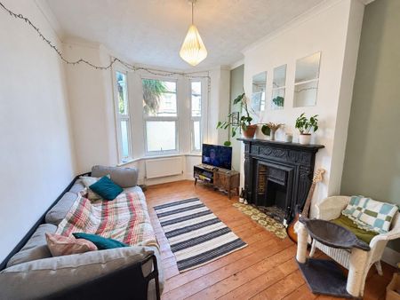 1 bedroom in a house share to rent - Photo 3
