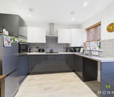 2 bedroom end of terrace house to rent - Photo 6