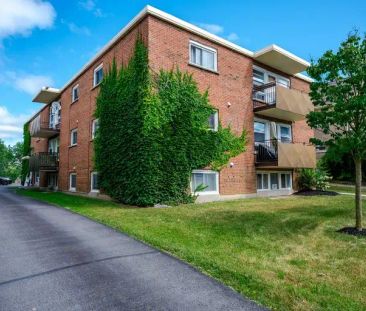 **2 BDRM RENOVATED WITH BALCONY** AVAIL. NOV 1st! | 180 Edinburgh S... - Photo 1