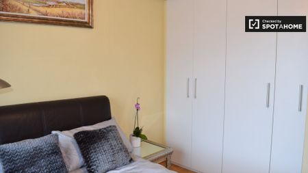 Fashionable 1-bedroom apartment for rent in Ballsbridge - Photo 4