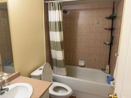 For Lease - 26 Pefferlaw Circle, Brampton, Ontario - Photo 2