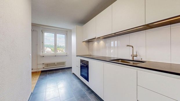 Your newly renovated individual apartment - Photo 1