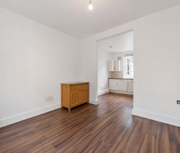 3 bedroom detached house to rent - Photo 3