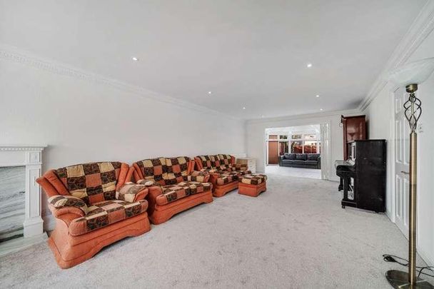 Higher Croft, Whitefield, M45 - Photo 1