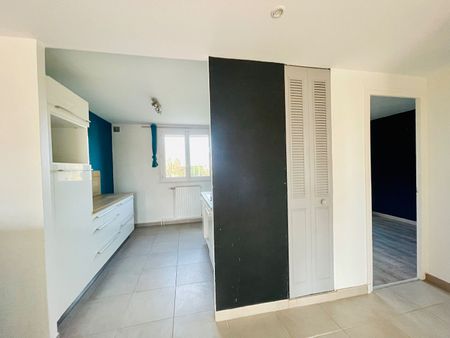 Location Appartement 4 pièces 62m² ROANNE 42300 - Photo 2