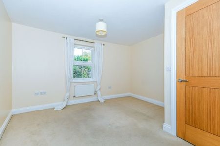 Hillcrest Court, Guildford - Photo 2