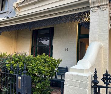 A Quiet Family Home in Carlton - Photo 6