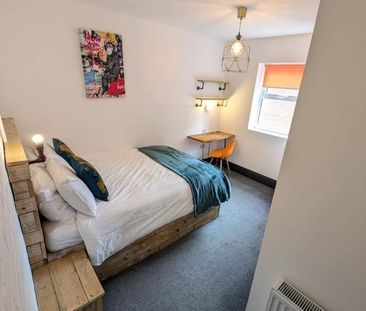 1 bedroom in a house share to rent - Photo 2