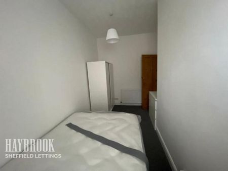 4 bedroom terraced house to rent - Photo 5