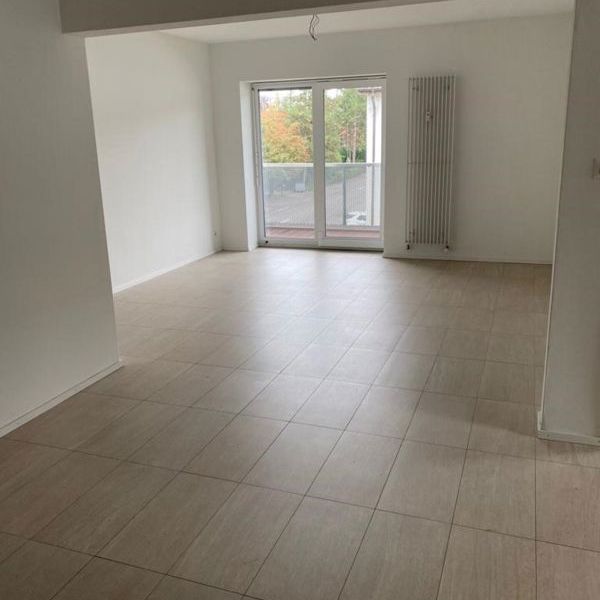 moderne Wohnung mit eigenem Waschturm - Photo 1